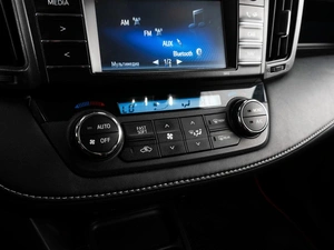 Внедорожник Toyota RAV4 2015 года, 1929000 рублей, Тюмень