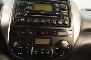 Внедорожник Toyota RAV4 2004 года, 799000 рублей, Челябинск