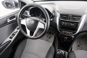 Седан Hyundai Solaris 2011 года, 699000 рублей, Красноярск