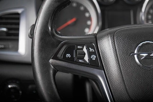 Хетчбэк Opel Astra 2011 года, 699000 рублей, Томск