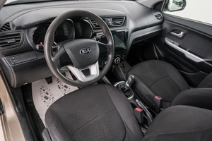 Седан Kia Rio 2013 года, 769000 рублей, Красноярск