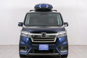 Минивэн Honda Stepwgn Spada 2018 года, 2239000 рублей, Красноярск