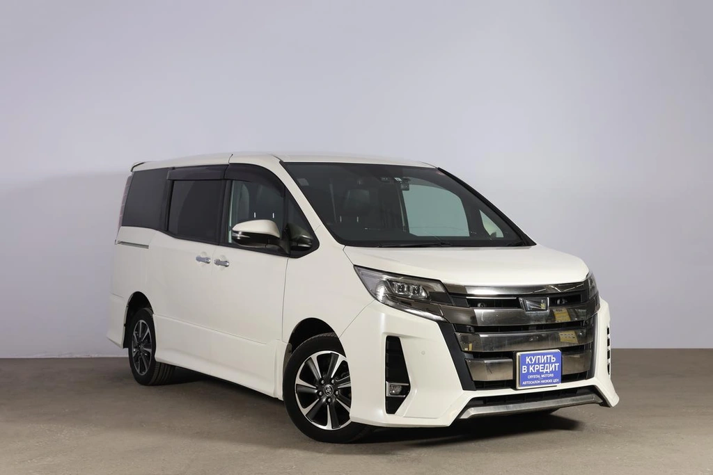 Минивэн Toyota Noah 2019 года, 3099000 рублей, Новосибирск