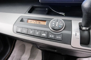 Минивэн Honda Freed 2012 года, 1099000 рублей, Красноярск