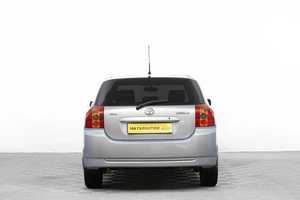 Хетчбэк Toyota Corolla 2006 года, 649000 рублей, Барнаул