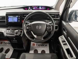 Минивэн Honda Stepwgn Spada 2017 года, 2400000 рублей, Красноярск