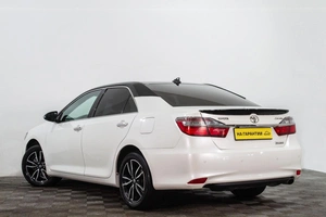 Седан Toyota Camry 2017 года, 2039000 рублей, Сургут