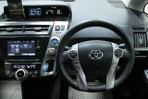 Универсал Toyota Prius Alpha 2016 года, 1398000 рублей, Солонцы
