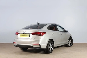 Седан Hyundai Solaris 2017 года, 999000 рублей, Новосибирск