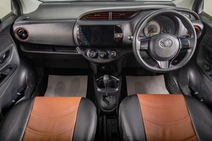 Хетчбэк Toyota Vitz 2017 года, 999000 рублей, Томск