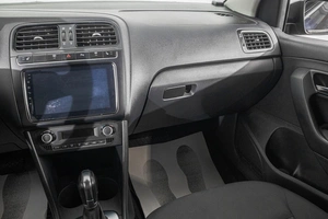 Седан Volkswagen Polo 2015 года, 1149000 рублей, Барнаул