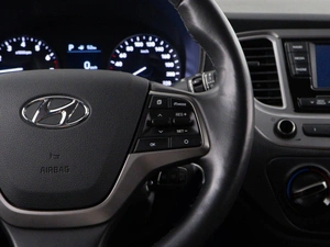 Седан Hyundai Solaris 2019 года, 1635055 рублей, Москва