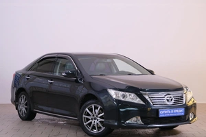 Седан Toyota Camry 2013 года, 1599000 рублей, Омск