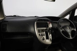 Хетчбэк Toyota Ractis 2010 года, 949000 рублей, Новосибирск