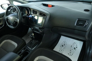 Хетчбэк Kia Ceed 2012 года, 949000 рублей, Омск