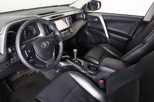 Внедорожник Toyota RAV4 2017 года, 2939000 рублей, Пермь