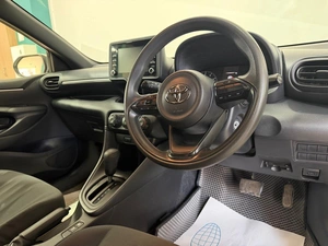 Хетчбэк Toyota Yaris 2020 года, 1119000 рублей, Красноярск