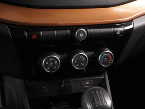 Седан ВАЗ (LADA) Vesta Cross 2023 года, 1379000 рублей, Красный Пахарь