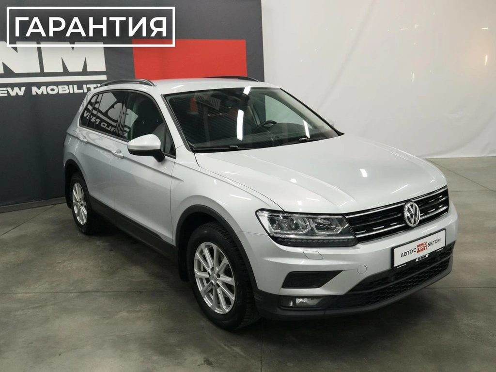 Внедорожник Volkswagen Tiguan 2019 года, 2400000 рублей, Курск