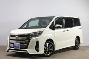 Минивэн Toyota Noah 2019 года, 2799000 рублей, Новосибирск