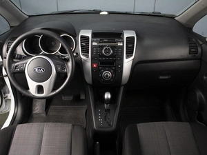 Минивэн Kia Venga 2011 года, 790000 рублей, Омск