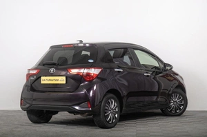 Хетчбэк Toyota Vitz 2018 года, 1029000 рублей, Томск