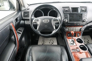 Внедорожник Toyota Highlander 2012 года, 2199000 рублей, Красноярск