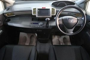 Минивэн Honda Freed 2014 года, 1289000 рублей, Омск