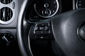Внедорожник Volkswagen Tiguan 2013 года, 1219000 рублей, Челябинск