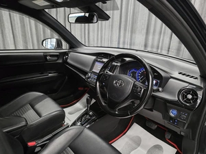 Универсал Toyota Corolla Fielder 2018 года, 1190000 рублей, Красноярск