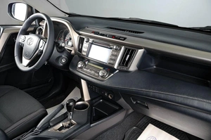 Внедорожник Toyota RAV4 2015 года, 2229000 рублей, Тюмень
