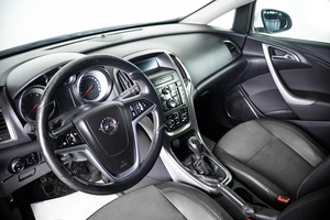 Хетчбэк Opel Astra 2011 года, 669000 рублей, Пермь