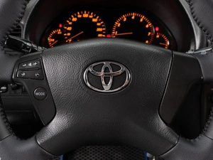 Седан Toyota Avensis 2007 года, 940000 рублей, Тюмень