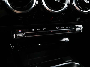 Хетчбэк Mercedes-benz A-класс 2019 года, 1999077 рублей, Москва