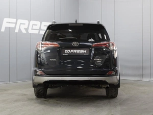 Внедорожник Toyota RAV4 2017 года, 2790000 рублей, Омск