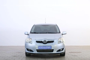 Хетчбэк Toyota Auris 2007 года, 859000 рублей, Омск