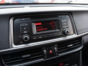 Седан Kia Optima 2017 года, 1499000 рублей, Саратов