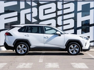 Внедорожник Toyota RAV4 2021 года, 3330000 рублей, Краснодар