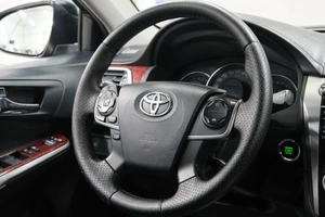 Седан Toyota Camry 2012 года, 1849000 рублей, Омск