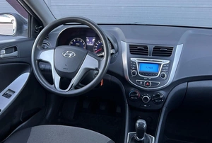Седан Hyundai Solaris 2012 года, 610000 рублей, Солонцы