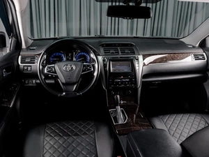Седан Toyota Camry 2016 года, 2199000 рублей, Тюмень