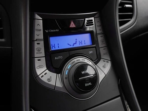 Седан Hyundai Elantra 2013 года, 1029000 рублей, Волгоград