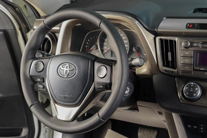 Внедорожник Toyota RAV4 2014 года, 1759000 рублей, Тюмень