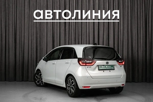Хетчбэк Honda Fit 2020 года, 1680000 рублей, Красноярск