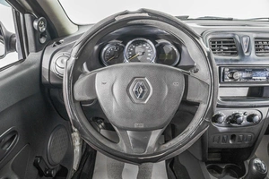 Седан Renault Logan 2017 года, 699000 рублей, Барнаул