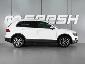 Внедорожник Volkswagen Tiguan 2018 года, 2260000 рублей, Красный Пахарь