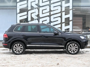Внедорожник Volkswagen Touareg 2011 года, 1880000 рублей, Волгоград