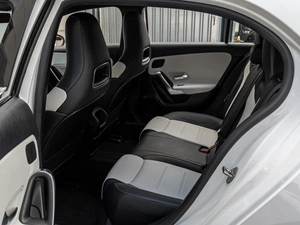 Хетчбэк Mercedes-benz A-класс 2018 года, 2690000 рублей, Краснодар