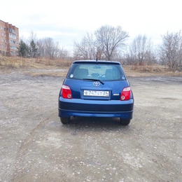 Хетчбэк Toyota Ist 2002 года, 428000 рублей, Красноярск