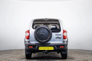 Внедорожник Chevrolet Niva 2015 года, 649000 рублей, Пермь